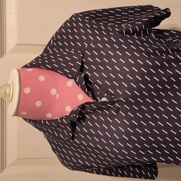 Nike Dri-Fit Black and White Golf Top (L) - Picture 2 of 8